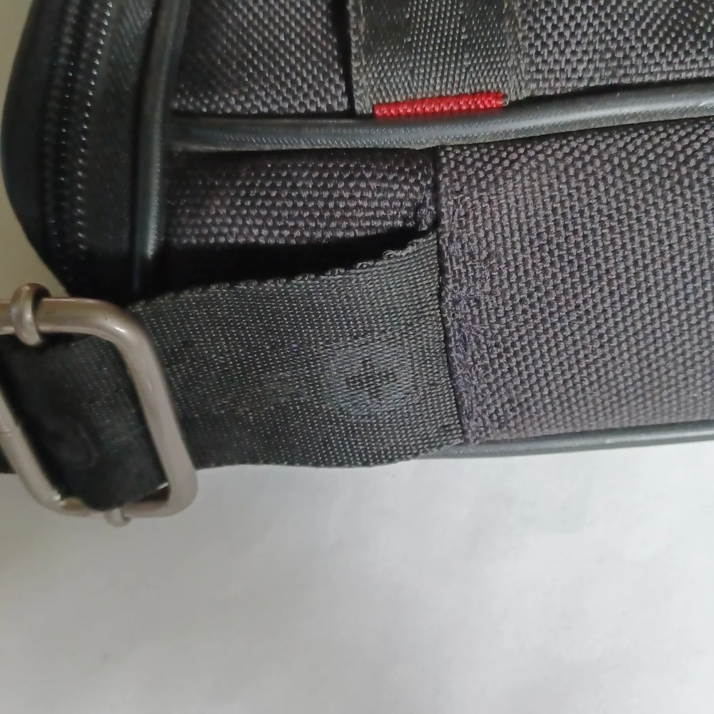 SwissGear black Laptop Case adjustable strap and luggage strap 17